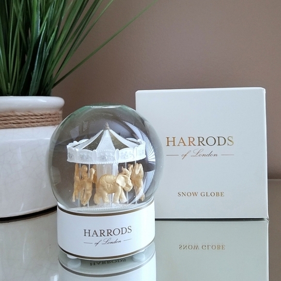 ❗Harrods of London Musical Carousel Snow Globe Snow Dome❗ - Picture 4 of 9